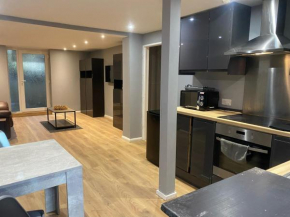 Basement Flat in the town centre!